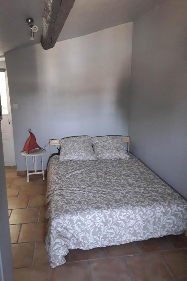 Studio Entre Cevennes Et Camargue Montfrin Zewnętrze zdjęcie